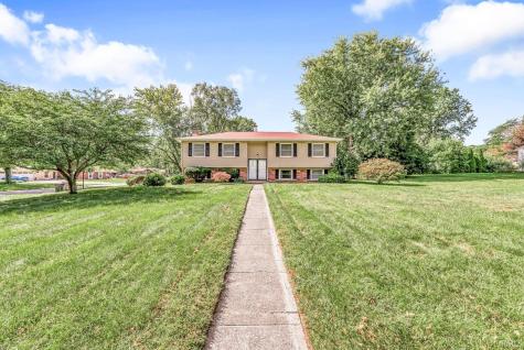 1356 Hampshire Drive South Bend IN 46614