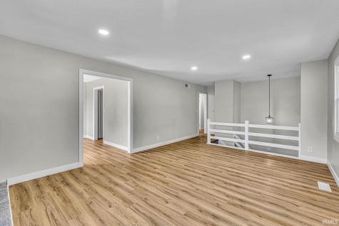 1356 Hampshire Drive South Bend IN 46614