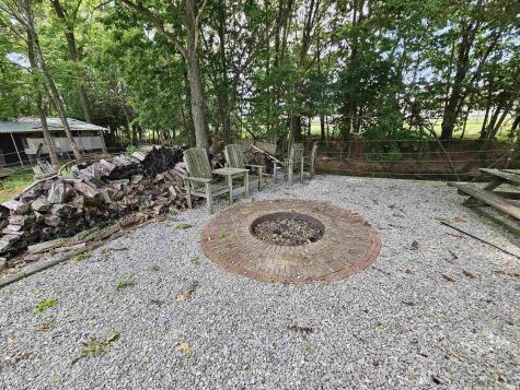 148 S Hickory Corner Road Vincennes IN 47591