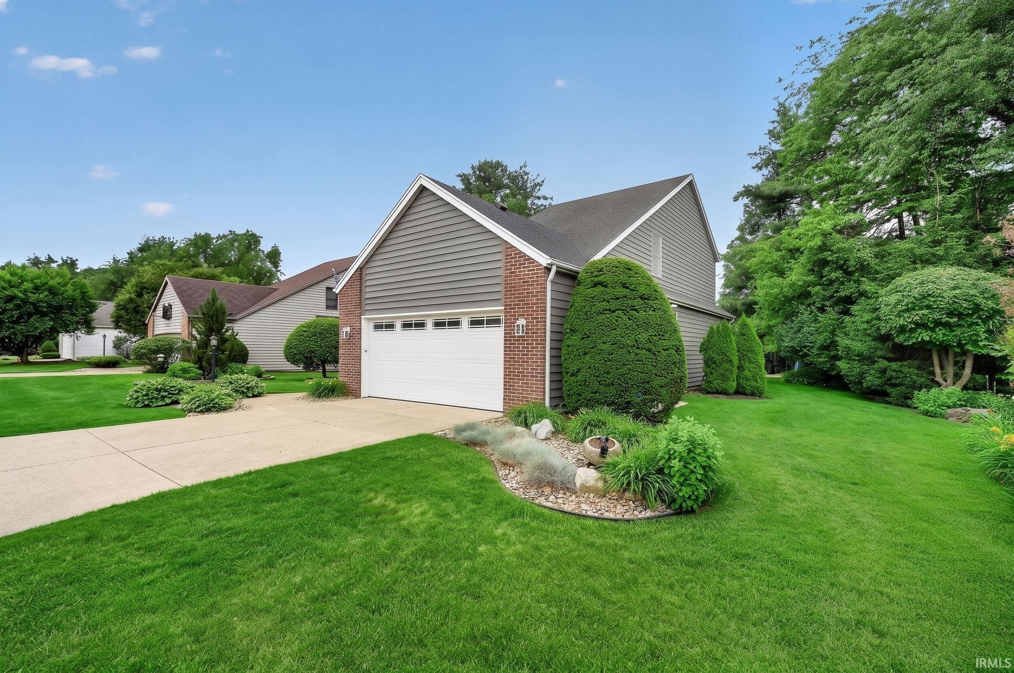 51679 Stoneham Way Granger IN 46530