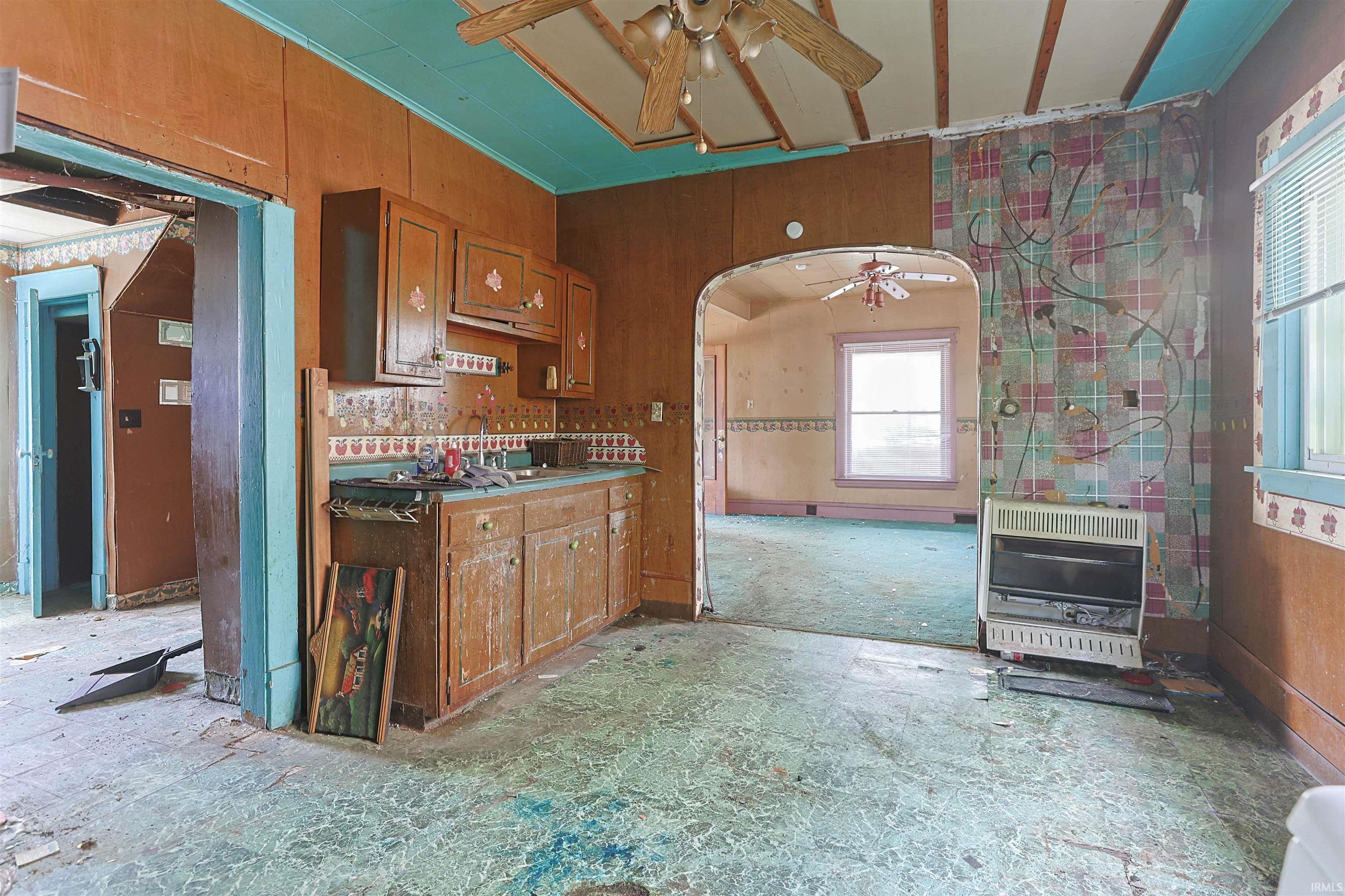 927 E Indiana Avenue South Bend IN 46613