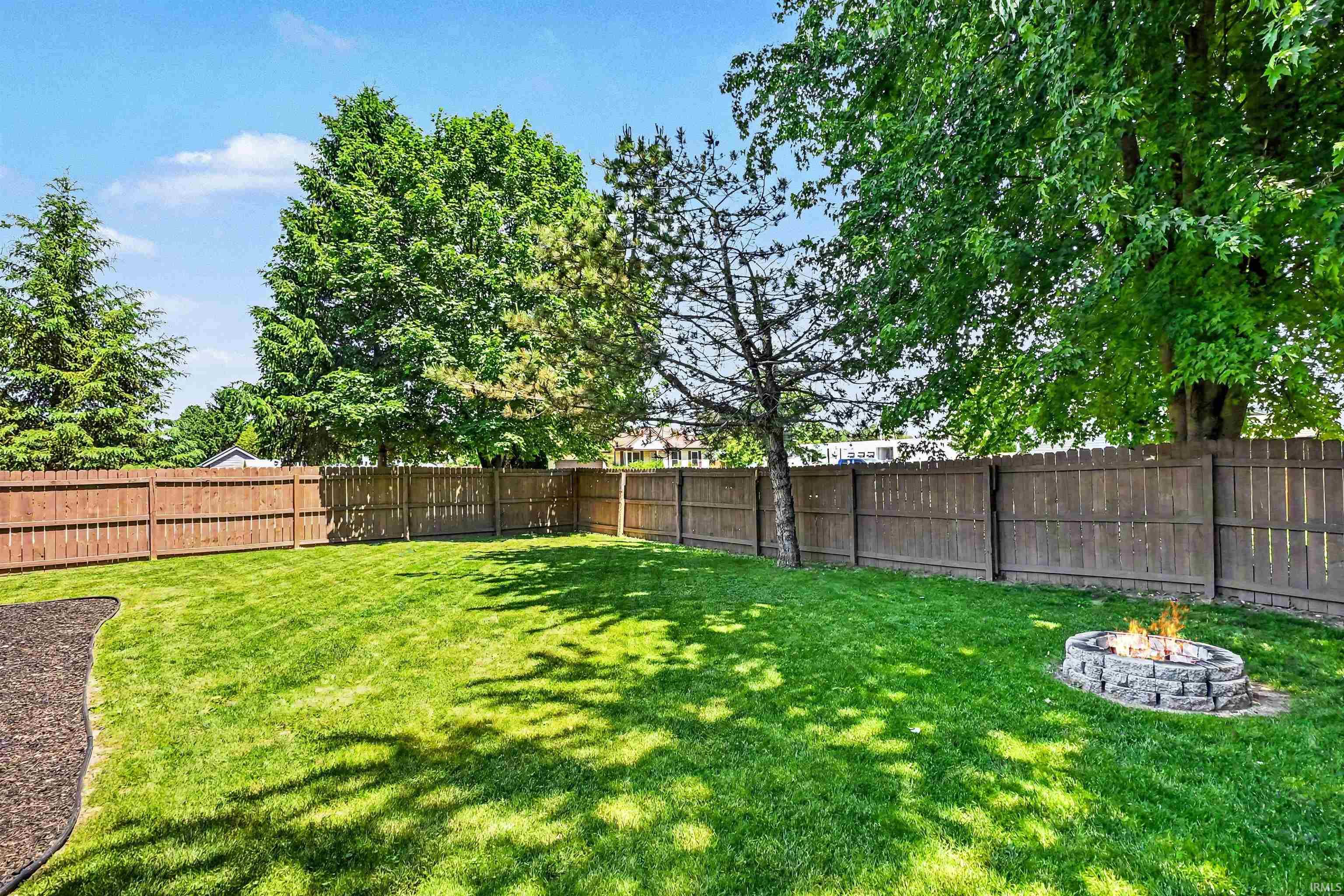 401 Pleasant Acres Nappanee IN 46550