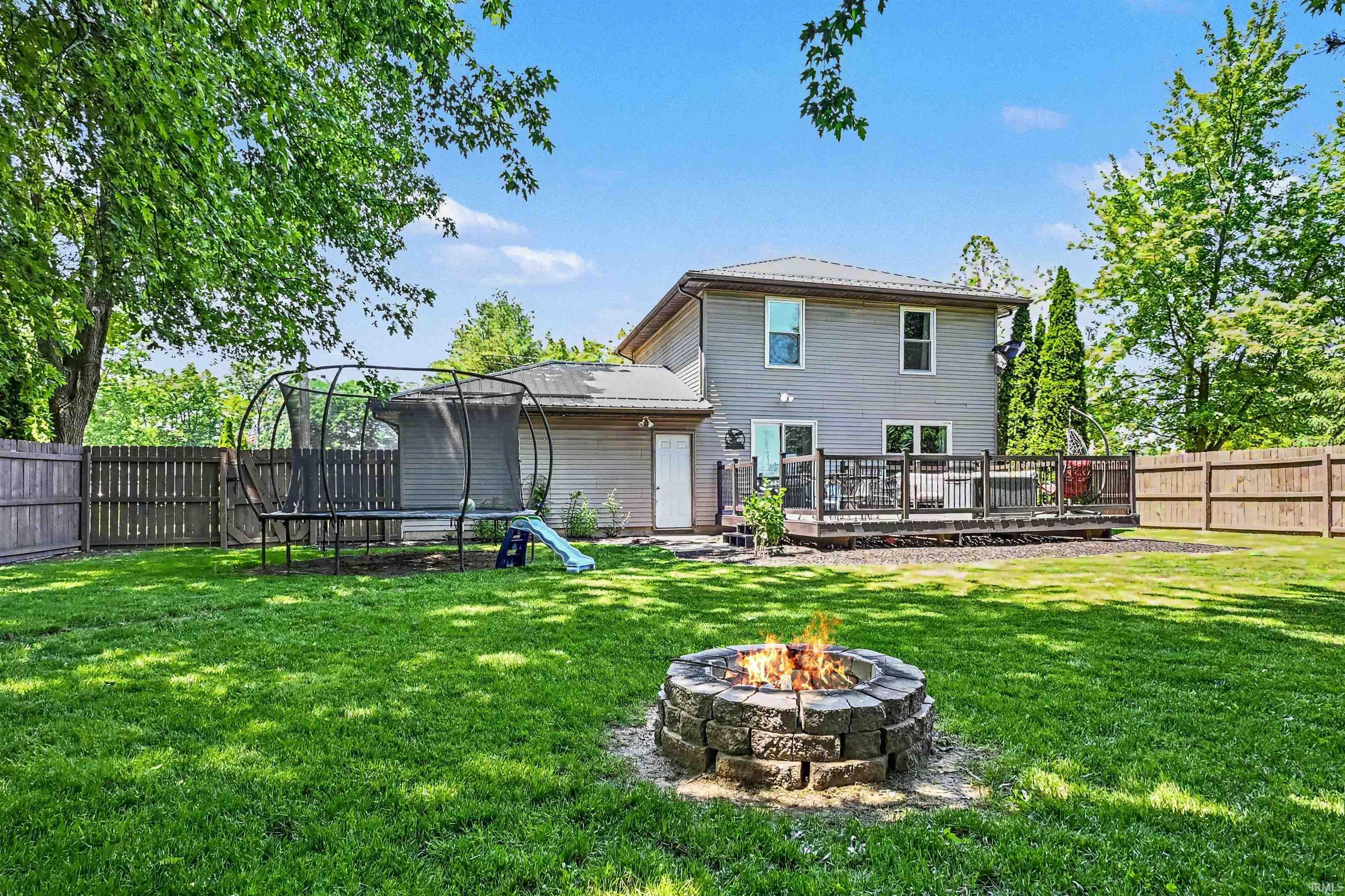 401 Pleasant Acres Nappanee IN 46550
