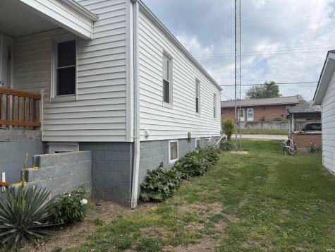 517 Stephens Street Shoals IN 47581