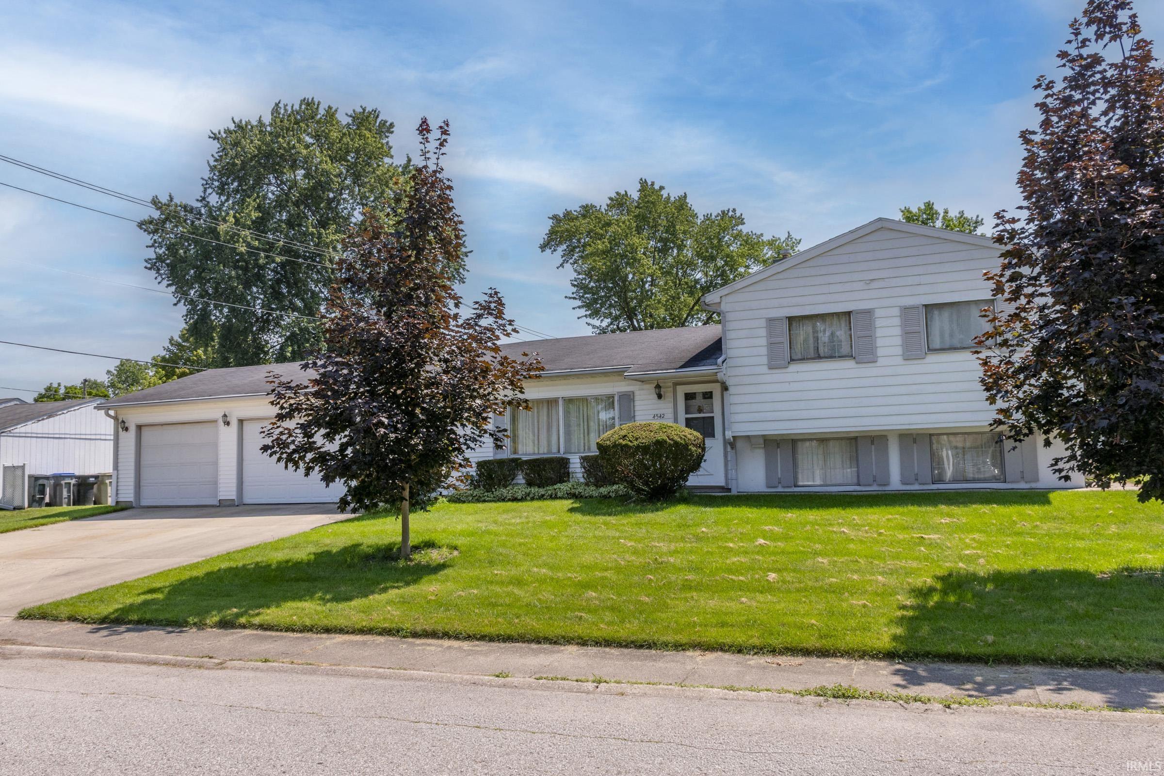 4542 Macdougall Court South Bend IN 46614