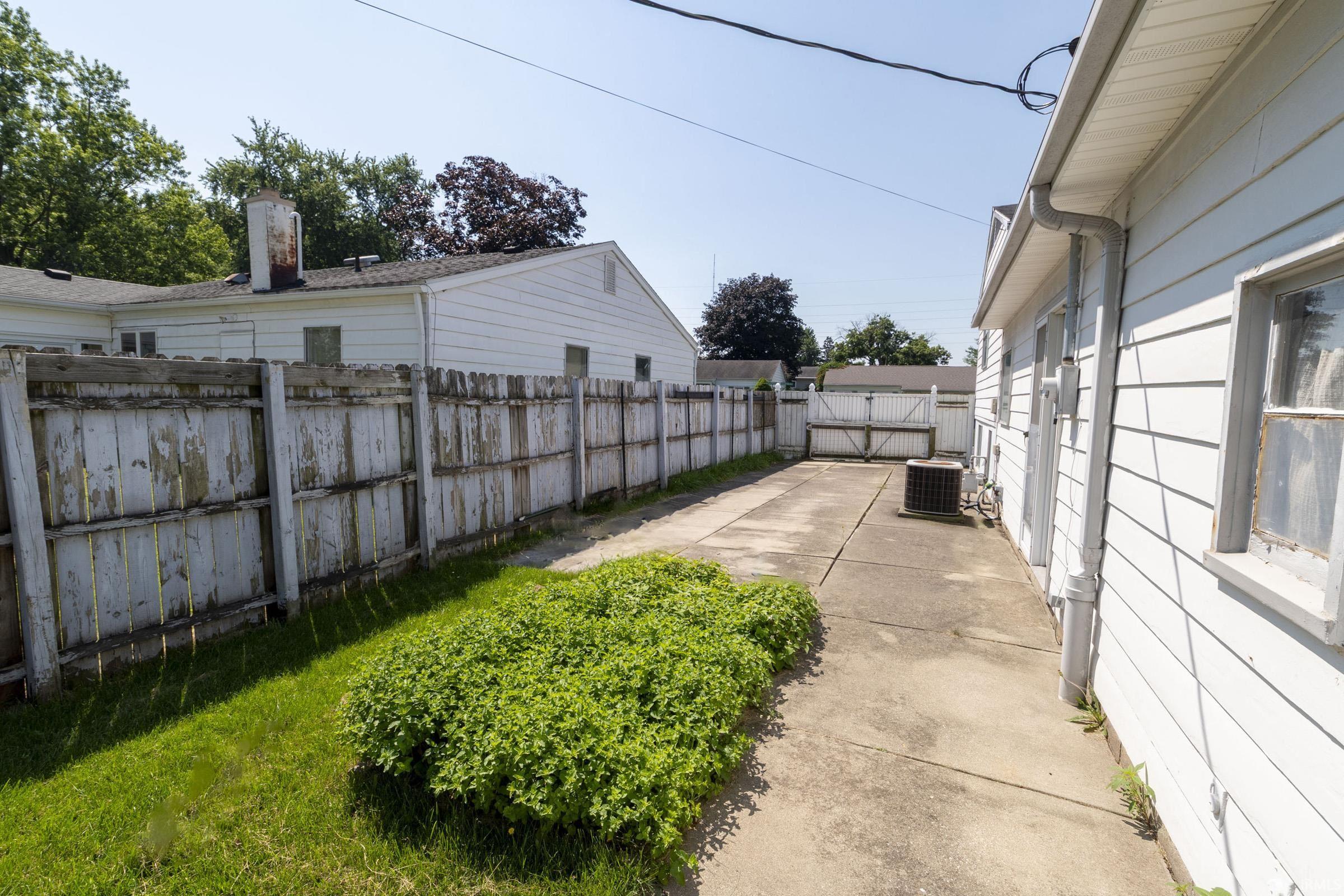 4542 Macdougall Court South Bend IN 46614