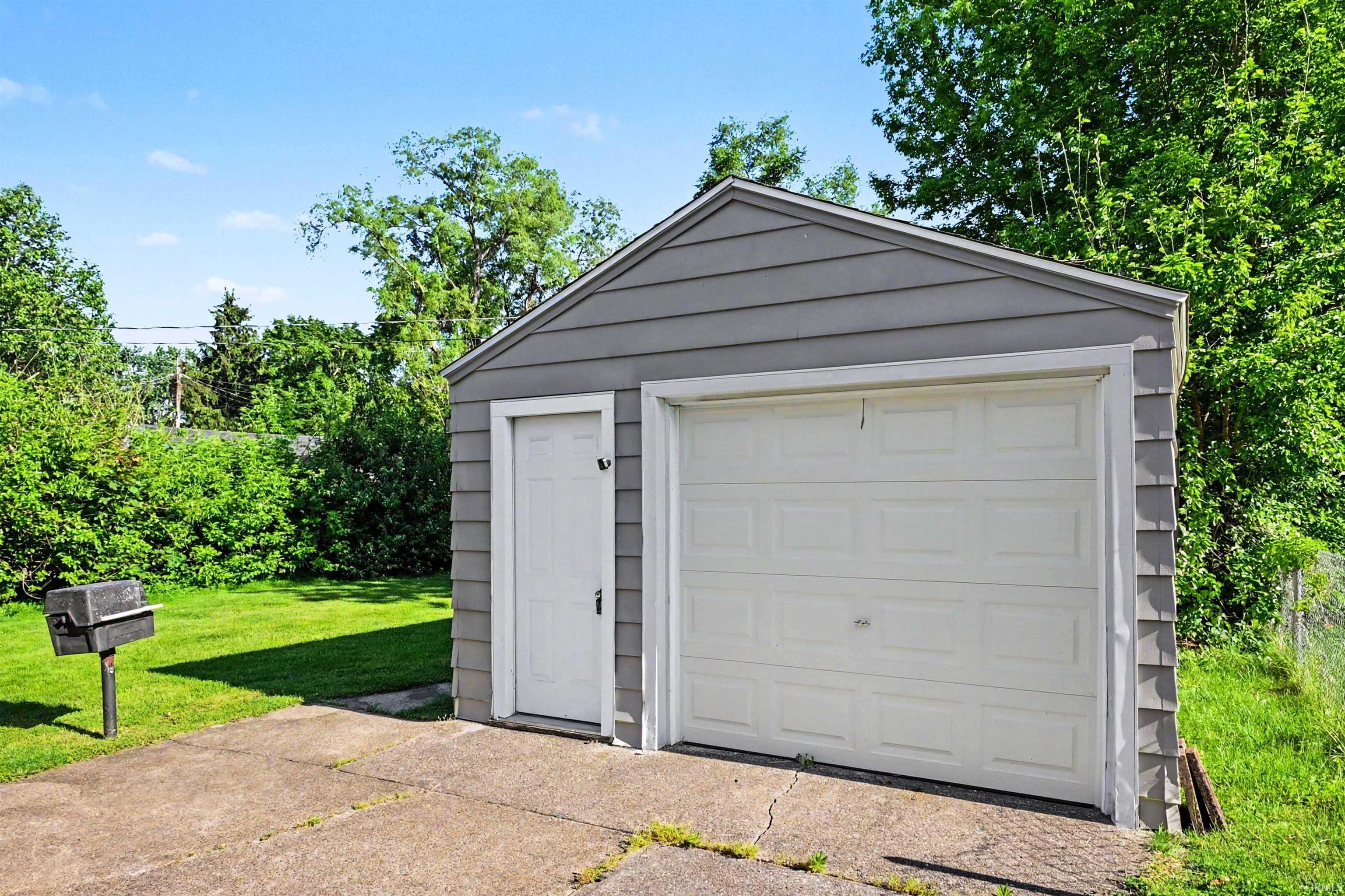 2427 Corby Boulevard South Bend IN 46615