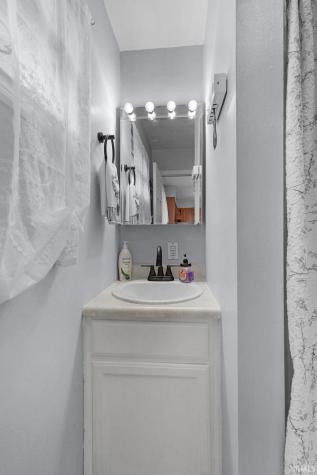11 Clamme Court Hartford City IN 47348