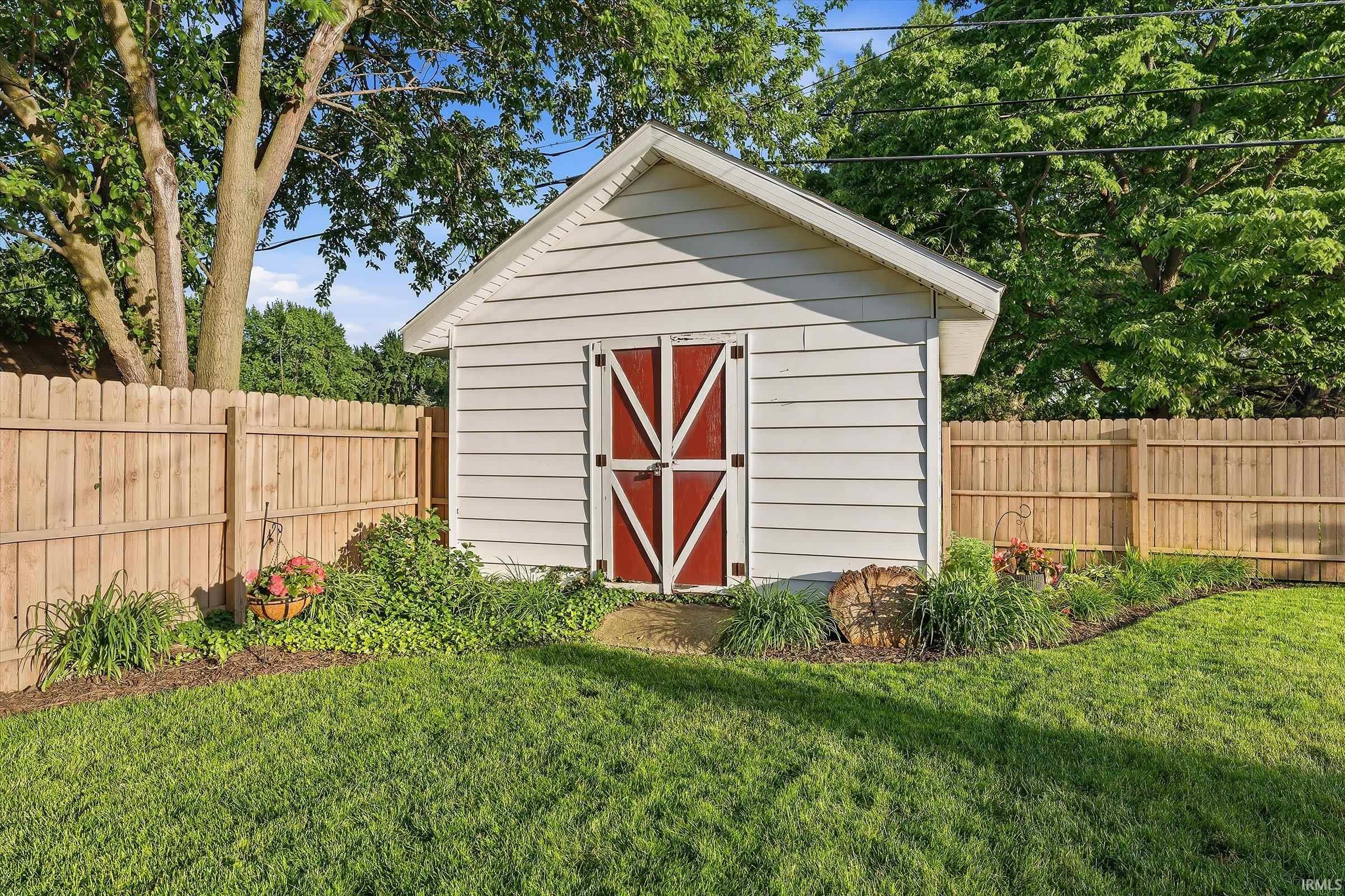 24328 Elmhurst Drive Elkhart IN 46517