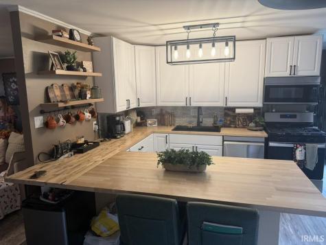 106 S Moore Street Brookston IN 47923