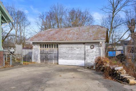 4 W Henley Street Carthage IN 46115