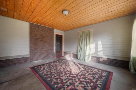 4 W Henley Street Carthage IN 46115