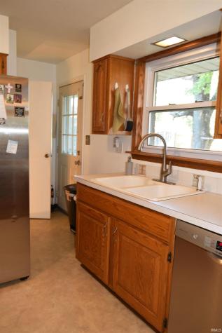 5009 Elmhurst Drive Evansville IN 47711