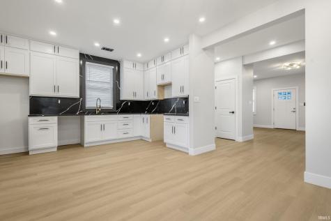 536 Blaine Avenue South Bend IN 46616