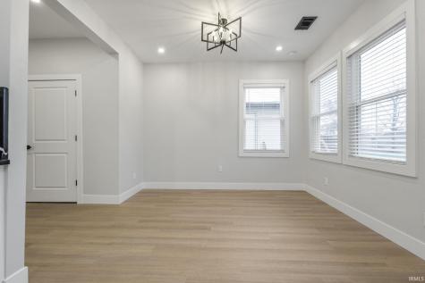 536 Blaine Avenue South Bend IN 46616