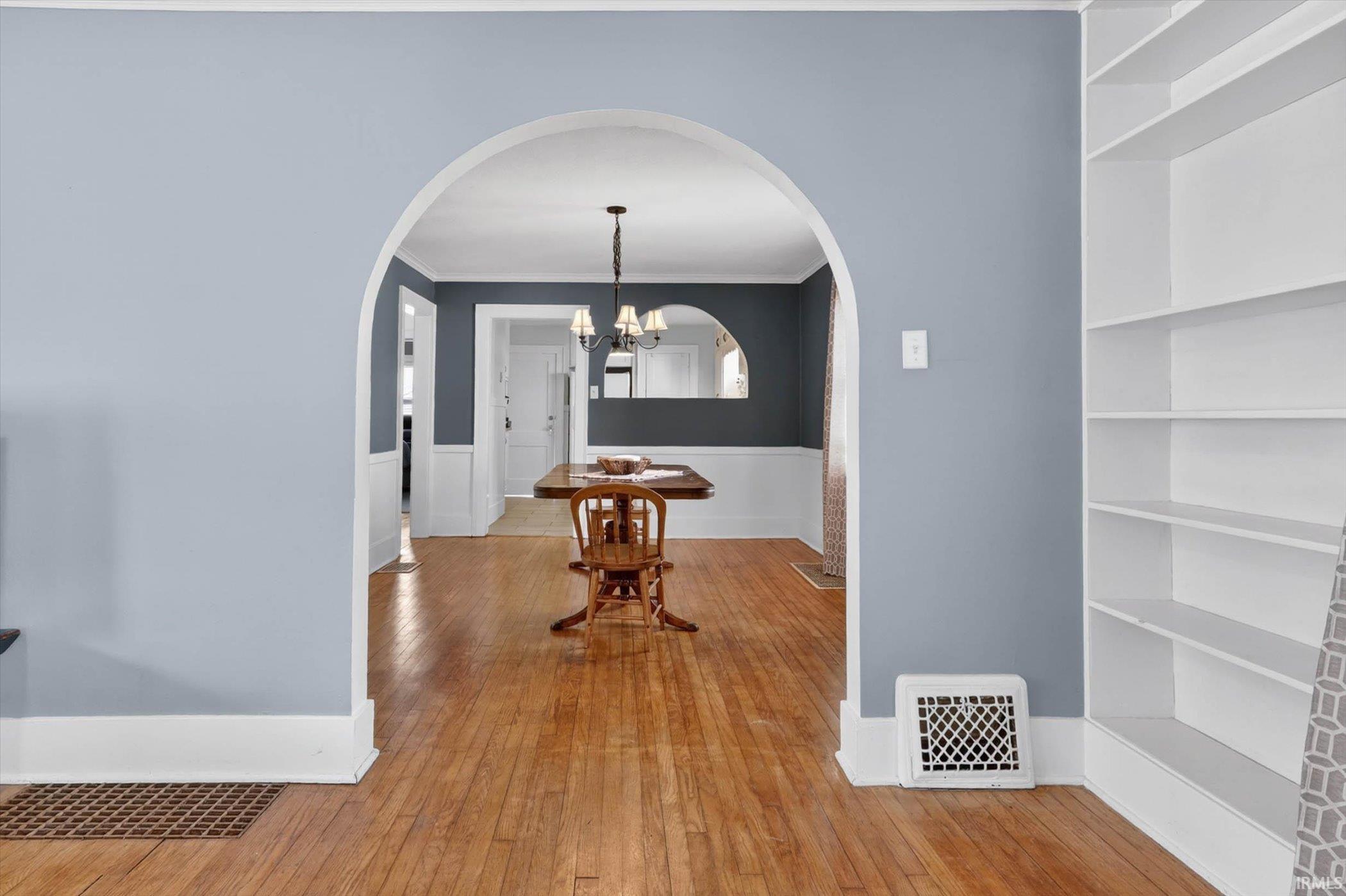 625 E Eckman Street South Bend IN 46614