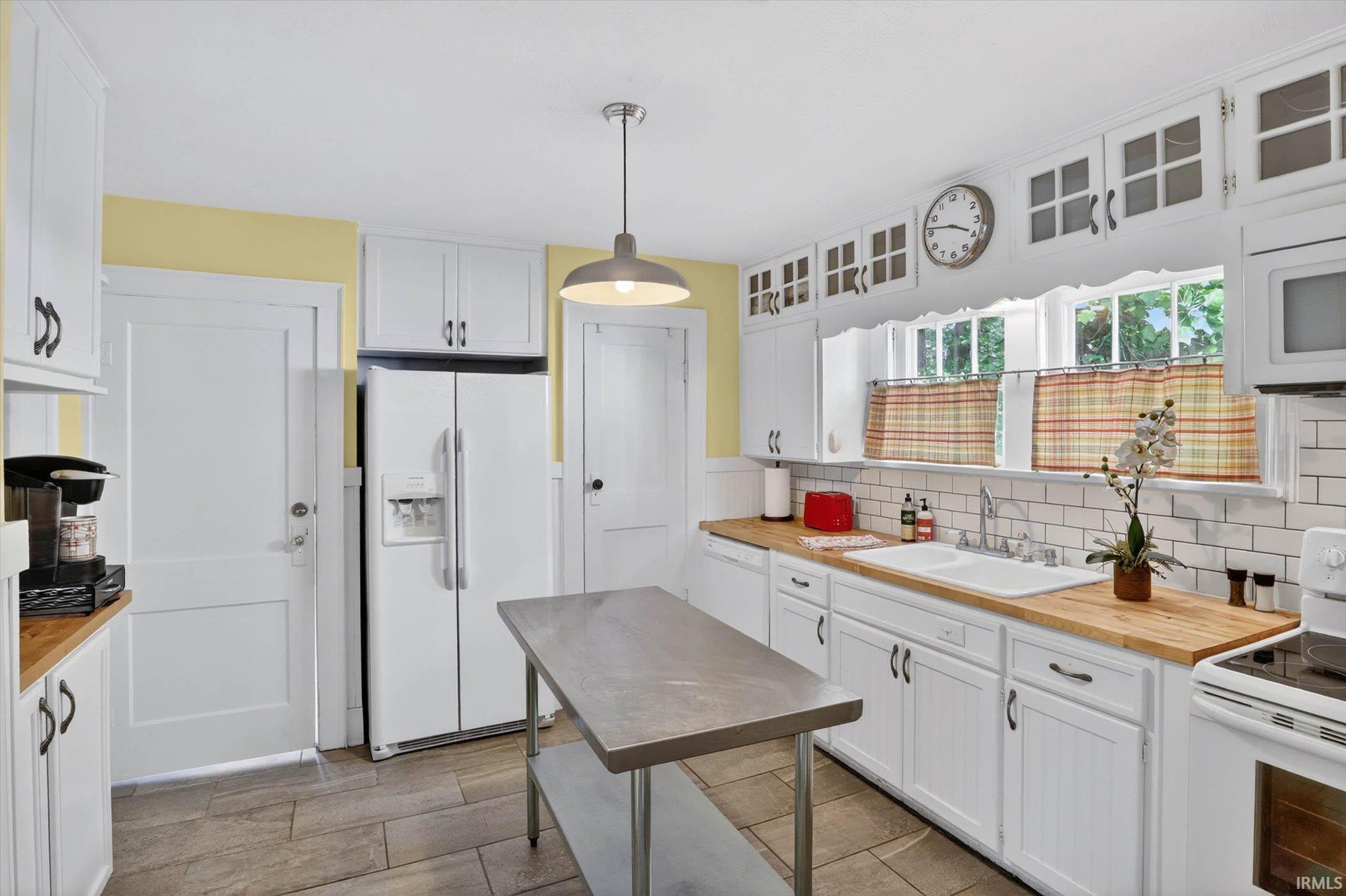 625 E Eckman Street South Bend IN 46614