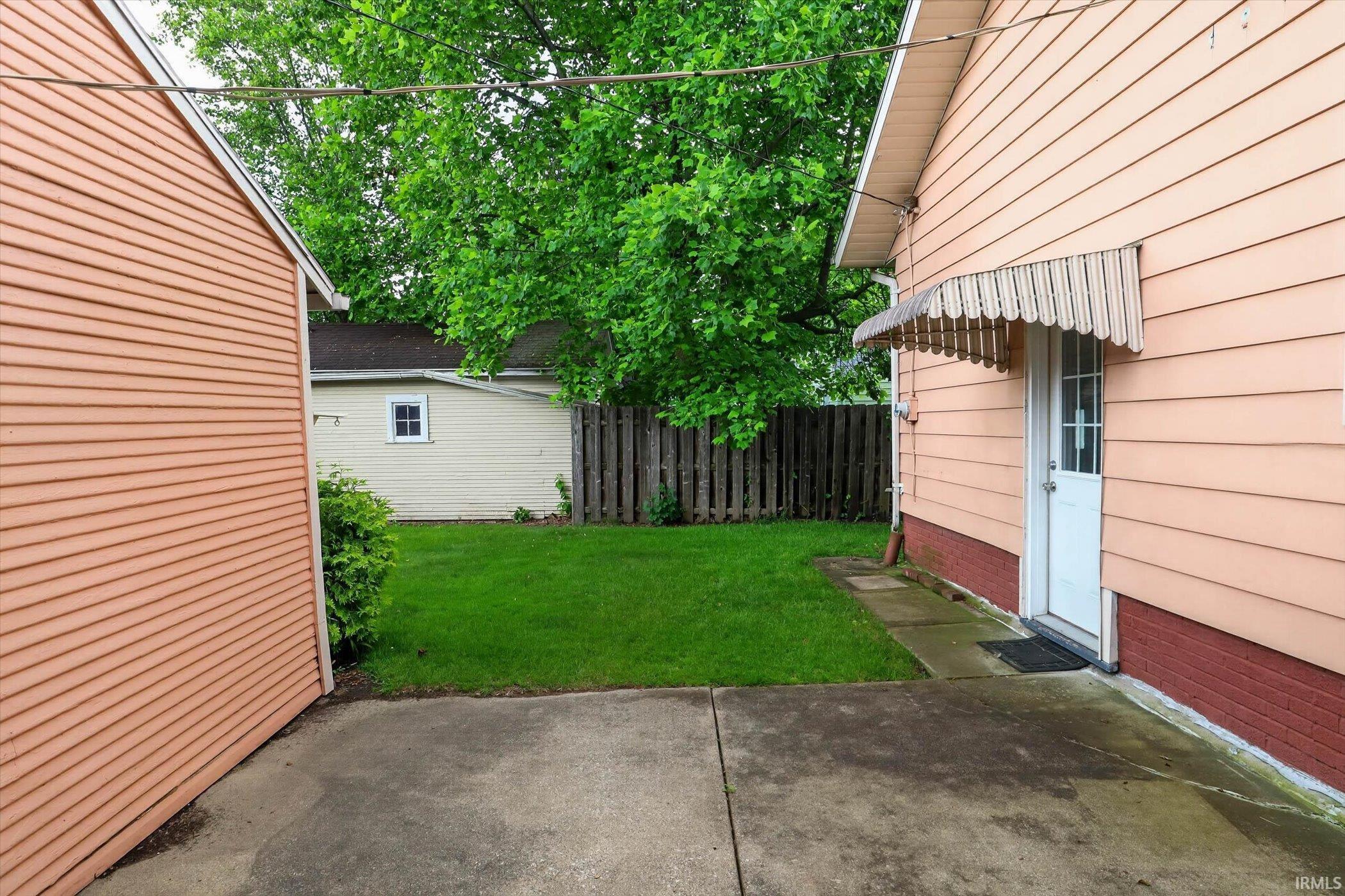 625 E Eckman Street South Bend IN 46614