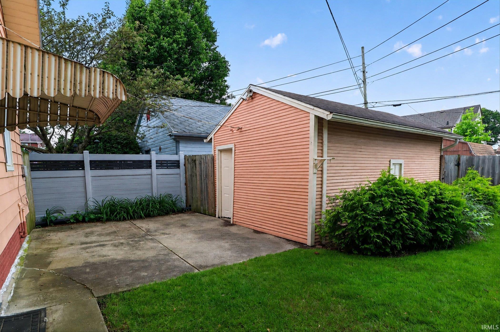 625 E Eckman Street South Bend IN 46614