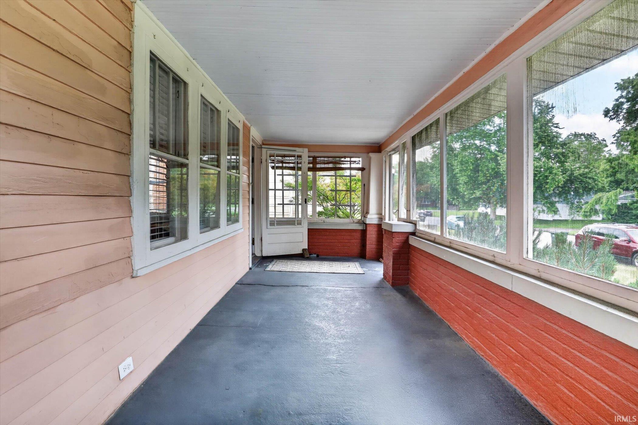 625 E Eckman Street South Bend IN 46614