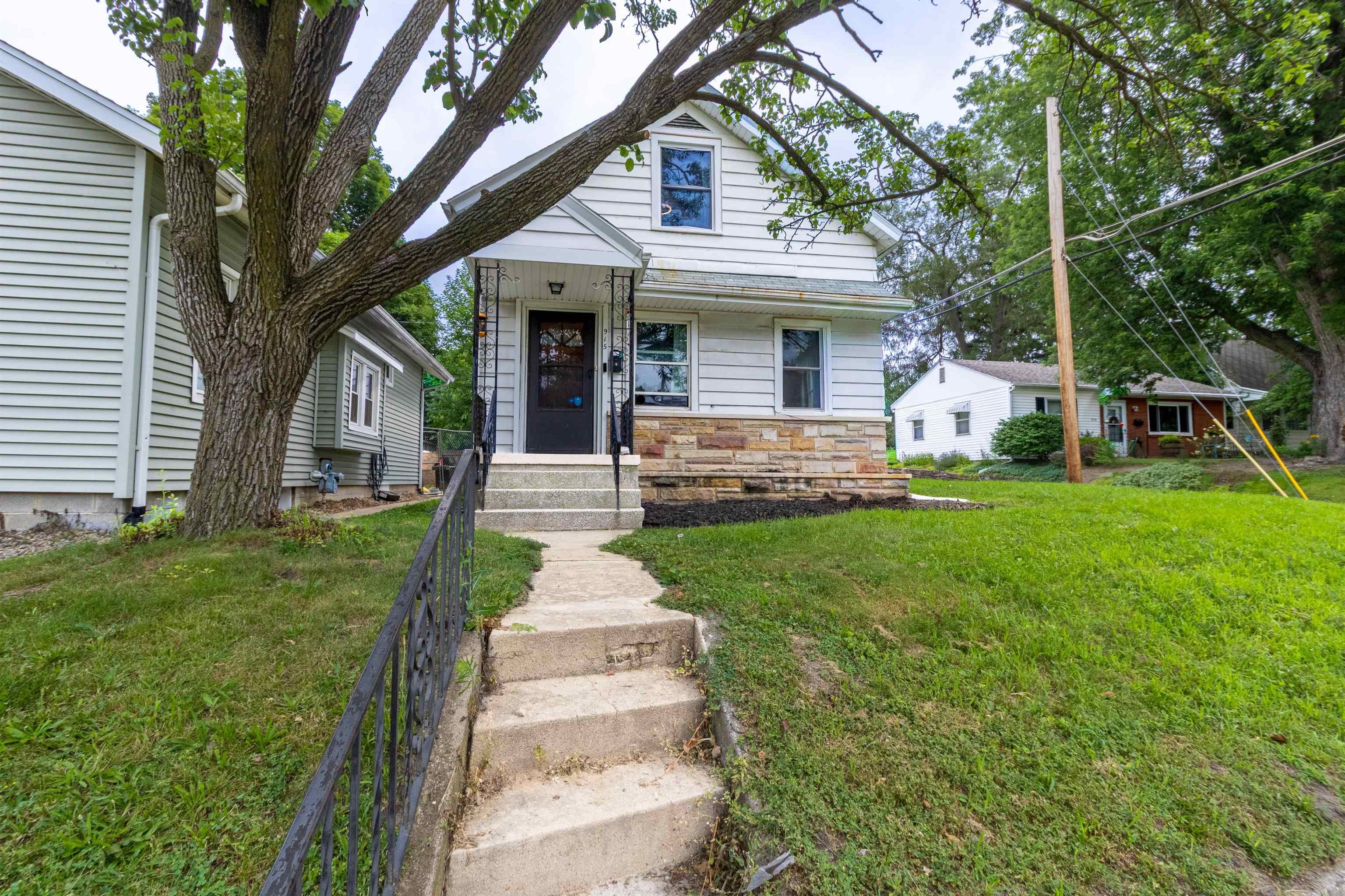 915 Delaware Boulevard Fort Wayne IN 46805