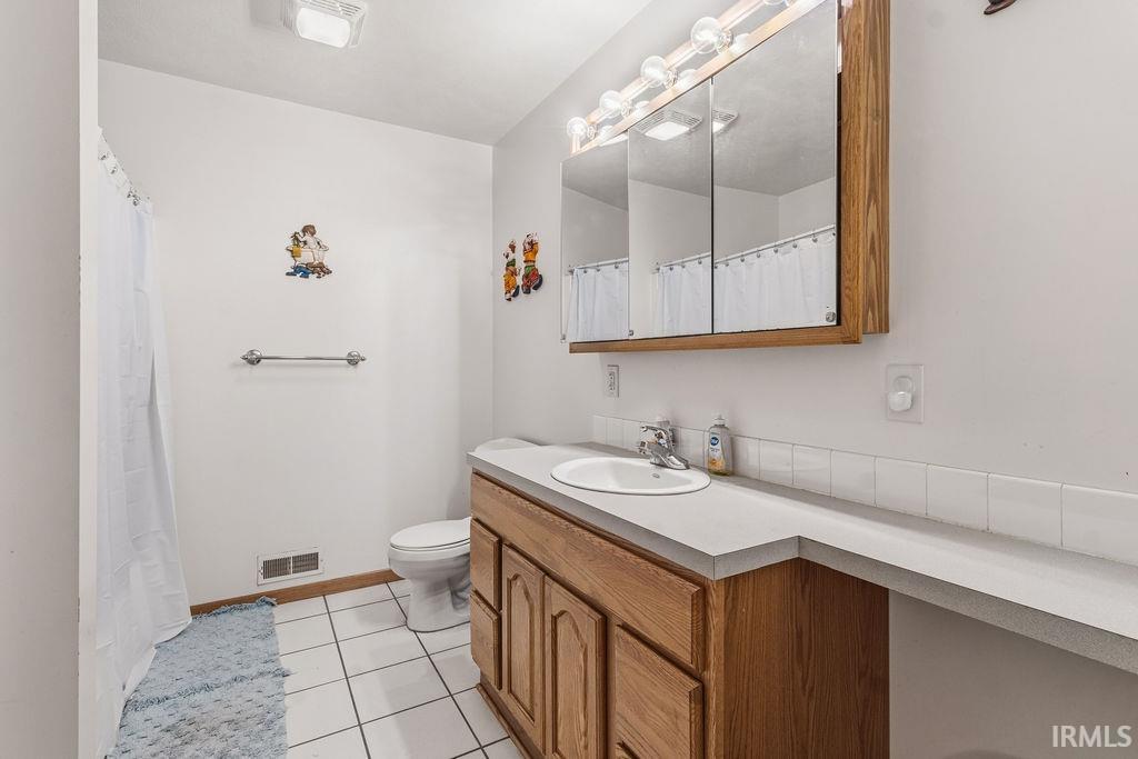 2804 E Lapoint Drive Milford IN 46542
