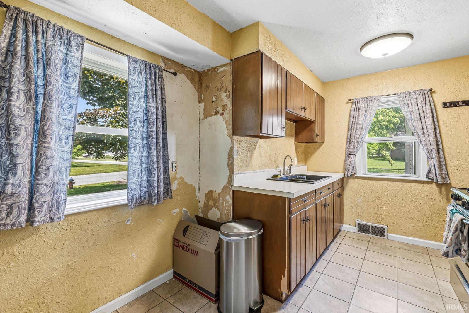 19732 Lucinda Street South Bend IN 46614