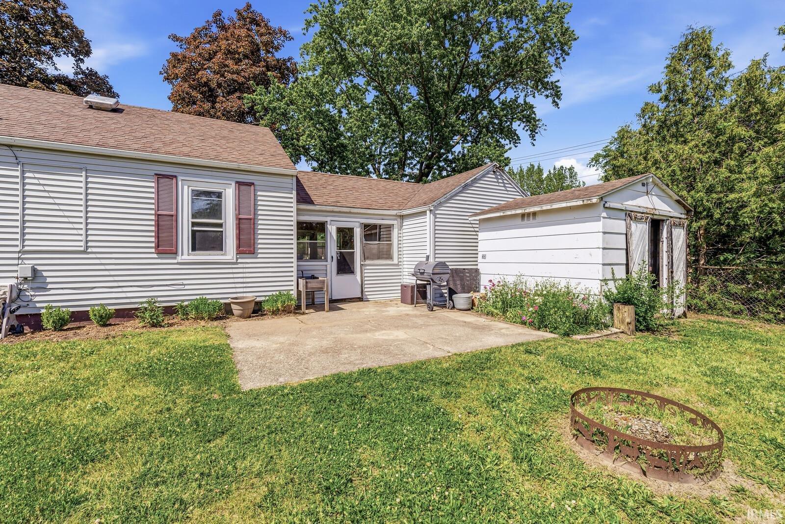 19732 Lucinda Street South Bend IN 46614