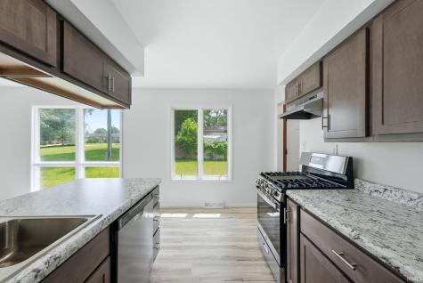 11179 N Wawasee Circle E Circle Cromwell IN 46732
