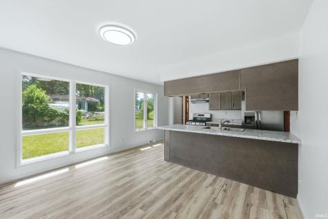 11179 N Wawasee Circle E Circle Cromwell IN 46732