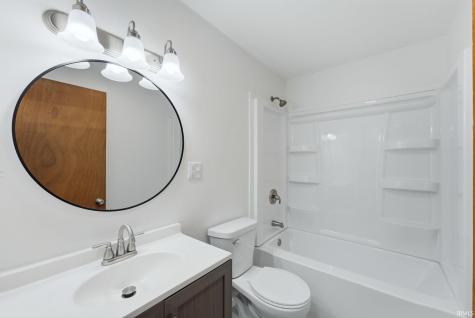 11179 N Wawasee Circle E Circle Cromwell IN 46732