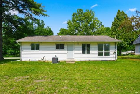 11179 N Wawasee Circle E Circle Cromwell IN 46732