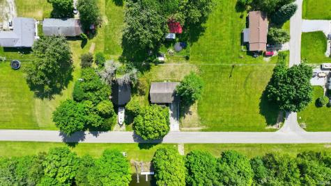 11179 N Wawasee Circle E Circle Cromwell IN 46732