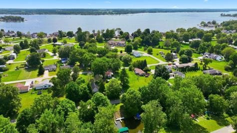 11179 N Wawasee Circle E Circle Cromwell IN 46732