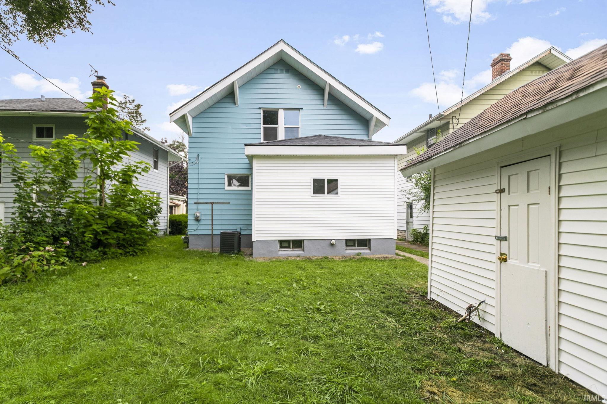 1046 Lawndale Avenue South Bend IN 46628