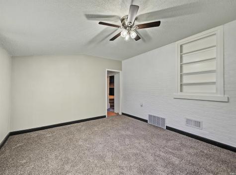 8627 New Harmony Road Evansville IN 47720
