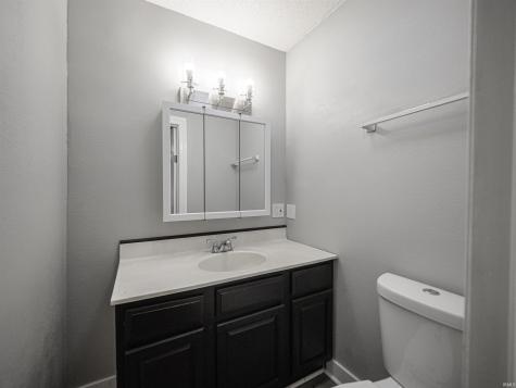 8627 New Harmony Road Evansville IN 47720