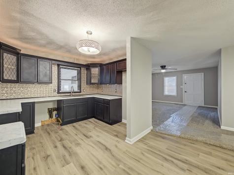 8627 New Harmony Road Evansville IN 47720