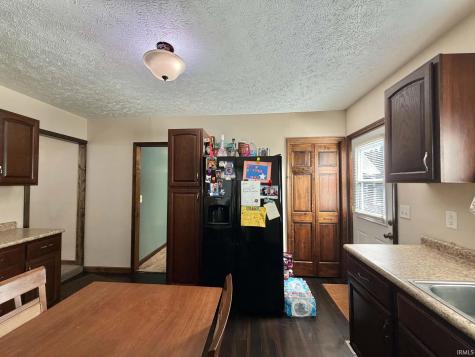 226 E South Street Yeoman IN 47997