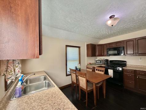 226 E South Street Yeoman IN 47997