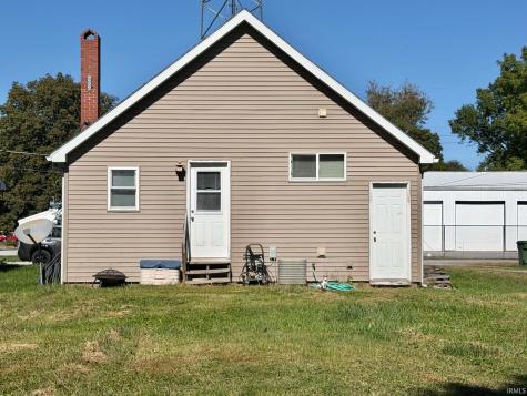 226 E South Street Yeoman IN 47997