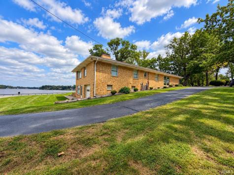 4024 N West Shafer Drive Monticello IN 47960