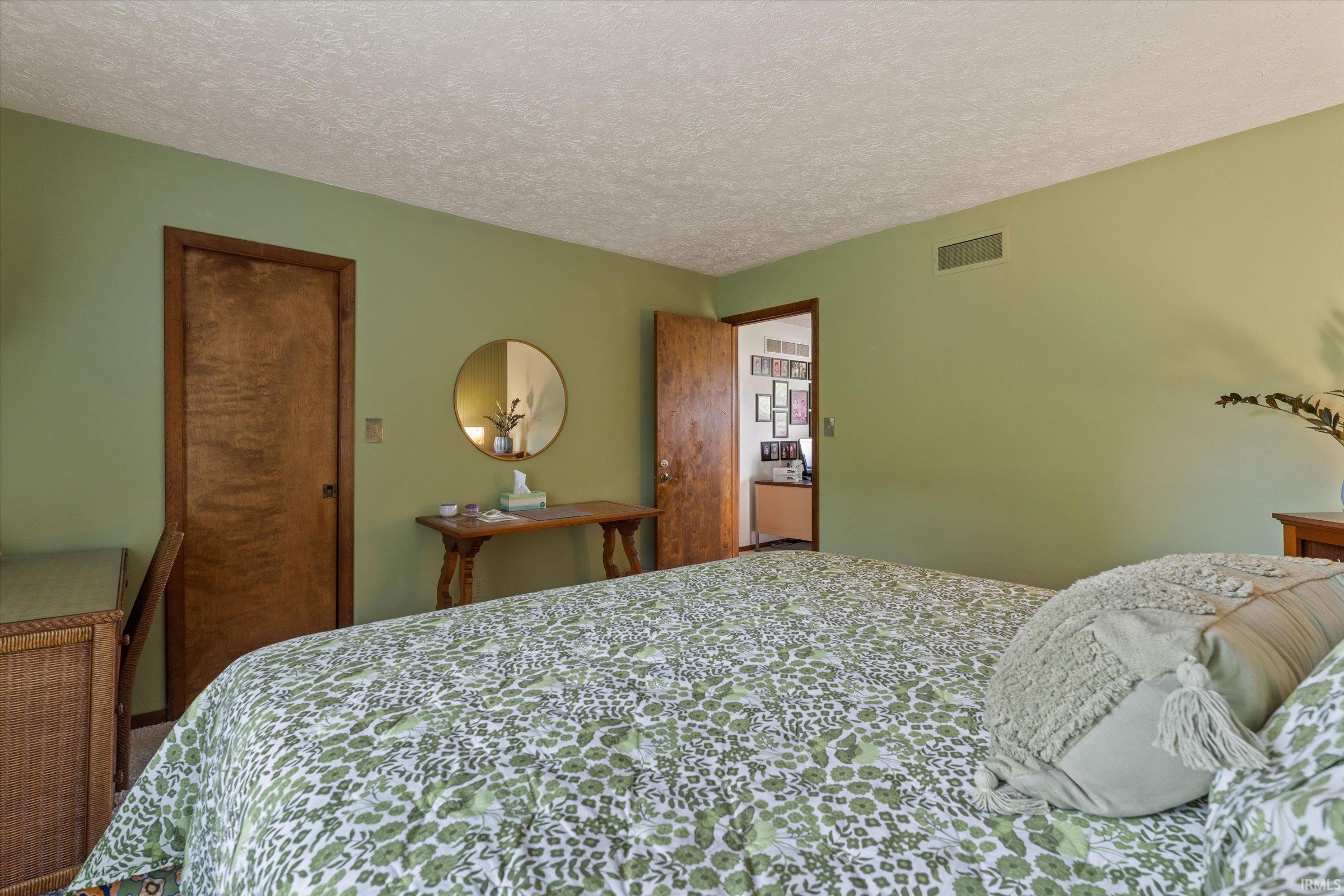 1238 Echo Drive South Bend IN 46614