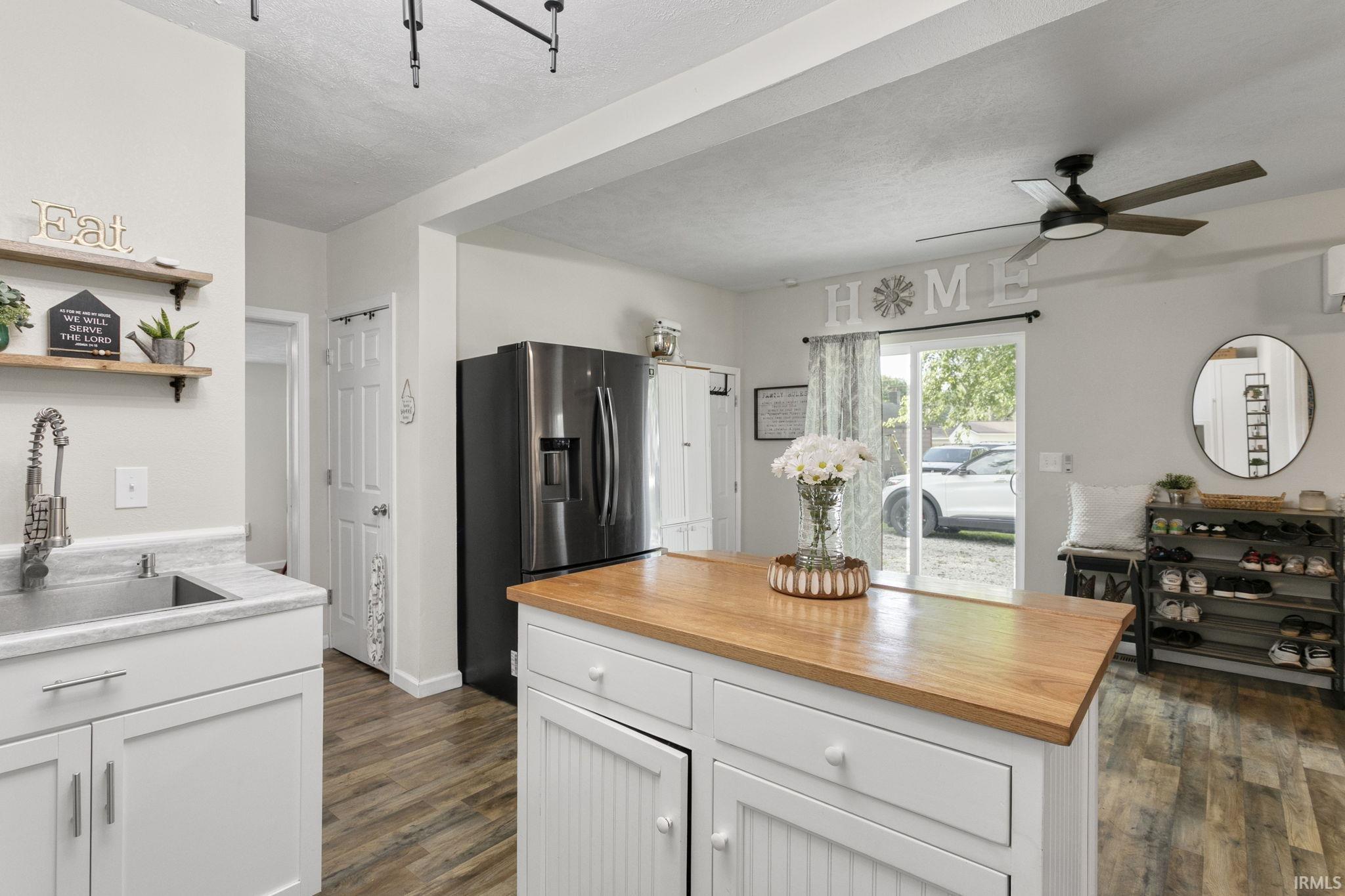 306 S Apple Road Osceola IN 46561