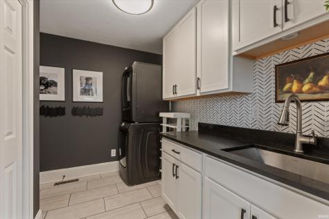 51215 Enchanted Oak Court South Bend IN 46628