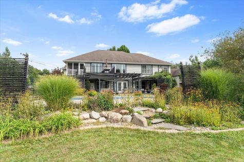 51215 Enchanted Oak Court South Bend IN 46628
