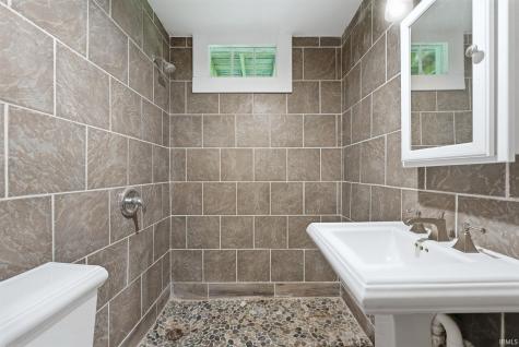 1761 Canfield Street Huntington IN 46750
