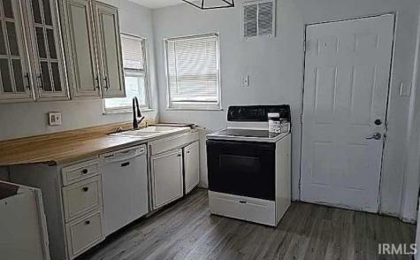 1911 Leer Street South Bend IN 46613