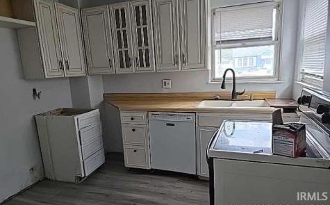 1911 Leer Street South Bend IN 46613