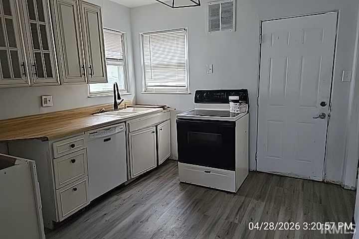 1911 Leer Street South Bend IN 46613